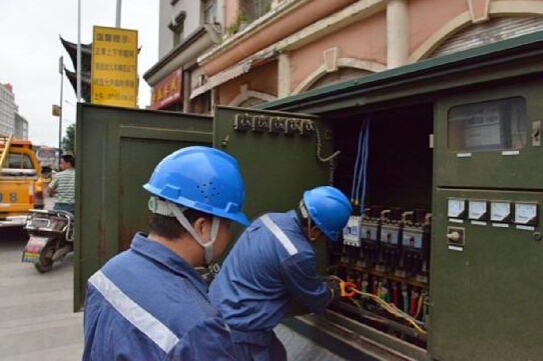 昭通供電局“抗戰(zhàn)勝利70周年紀念活動”與抗洪保電工作兩不誤