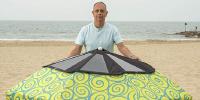 一款可提供充電的太陽(yáng)能傘 度假再也不用擔(dān)心手機(jī)沒電了