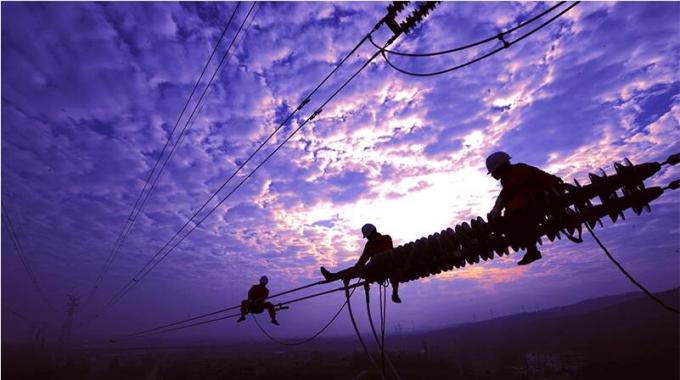 220千伏廟山輸電線(xiàn)路工程——架線(xiàn)作業(yè)