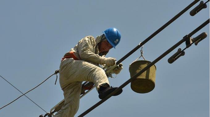 供電公司：成功研發(fā)耐張導線壓接管新型防護金具