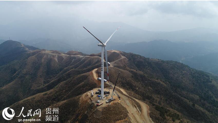 【圖文】貴州最大單體風(fēng)電場首臺(tái)發(fā)電機(jī)組安裝完成（高清組圖）
