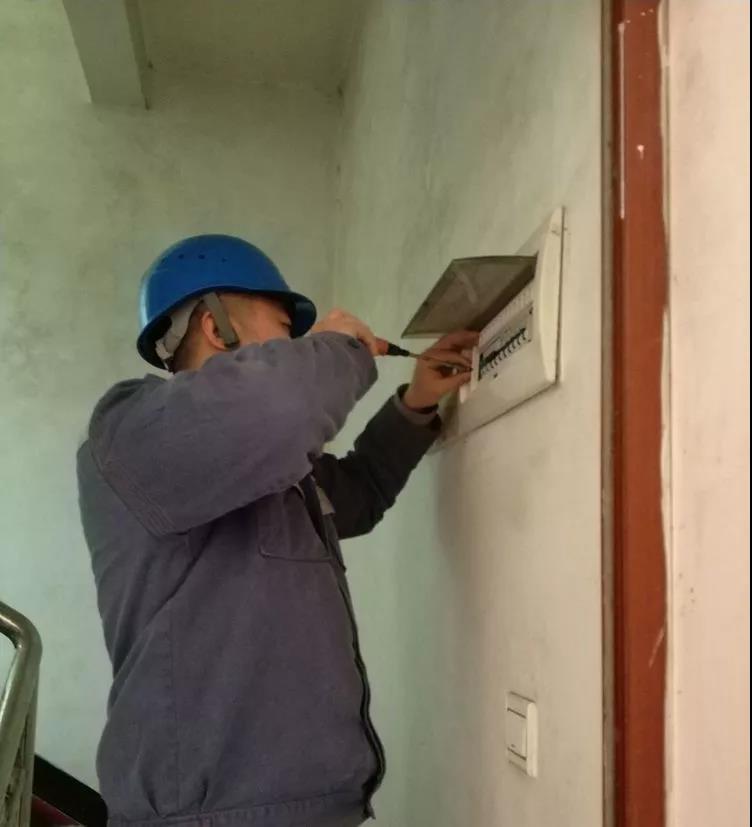 獨(dú)居老人用電3173度，家里用電異常該怎么辦？