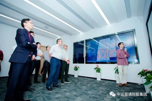 武漢長江新城管委會一行考察上海庚創(chuàng)科技智慧城市實踐項目