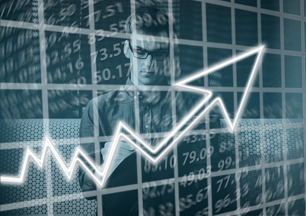 逆勢(shì)上市漲停 這兩家光伏企業(yè)有何秘訣？