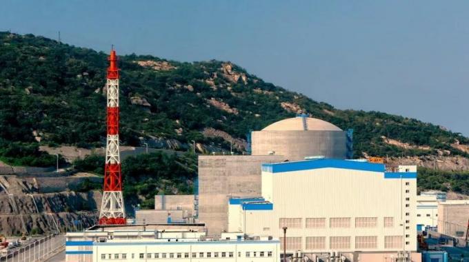 2018年9月2日11時59分，在換料機控制室操作員的遠程控制下，田灣核電4號機組第163組燃料組件緩緩裝入堆芯，標志著4號機組首次裝料作業(yè)完成，為按計劃開展4號機組后續(xù)調(diào)試和投產(chǎn)任務(wù)奠定了基礎(chǔ)。