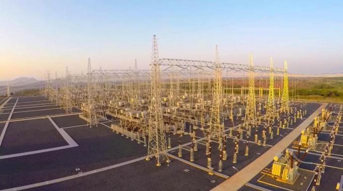 東部非洲輸電線路最長、電壓等級最高、輸送容量最大的輸變電工程★ 埃塞俄比亞復(fù)興大壩水電送出500千伏輸變電工程★ 該工程包括新建2×620千米500千伏同塔雙回線路和總長98千米的雙回400千伏輸電線路，是東  部非洲輸送距離最長、電壓等級最高、輸送容量最大的輸變電工程。