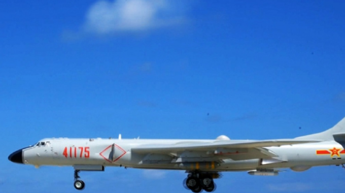中國轟6K轟炸機(jī)首次起降南海島礁南海成為美國的“萬能借口”