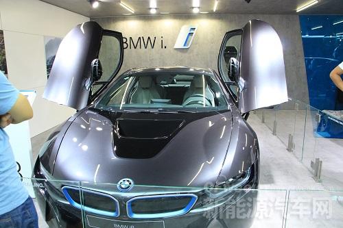 上海進(jìn)博會(huì)汽車科技前瞻：德系、美系、日韓同臺(tái)競(jìng)技