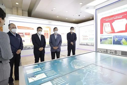 國網(wǎng)董事長辛保安與哈電集團董事長曹志安會談